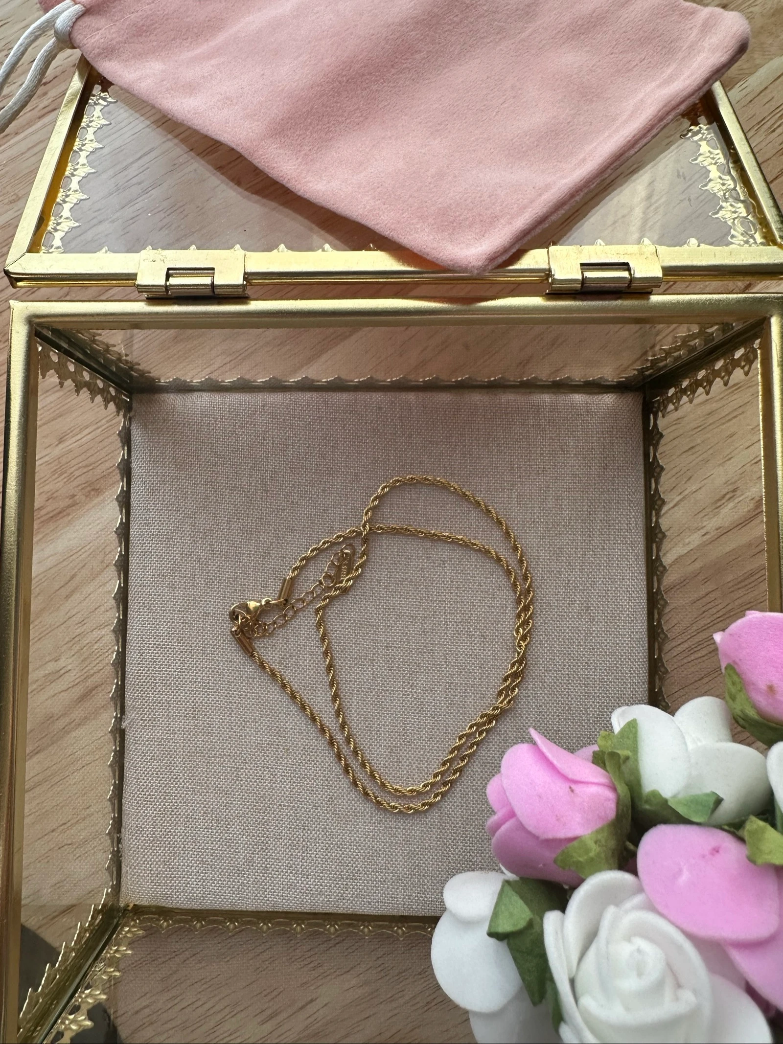 Gold twisted chain necklace made of 304 stainless steel – Brand new – photo 7